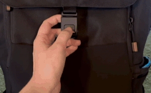 Huhu diaper bag magnetic buckle.