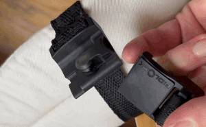 Lillebaby carrier magnetic buckle.