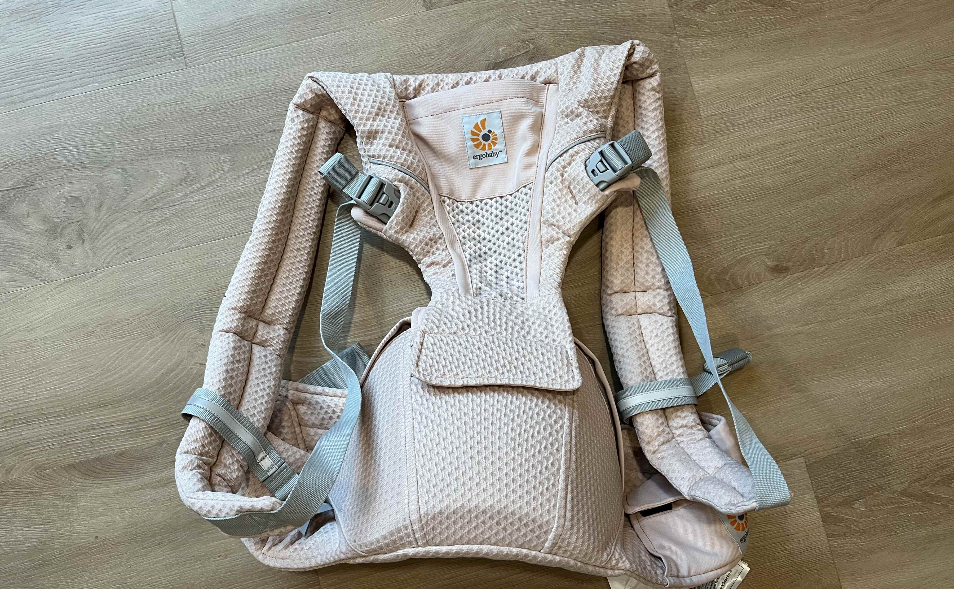 Ergobaby Alta Hip Carrier overhead view.