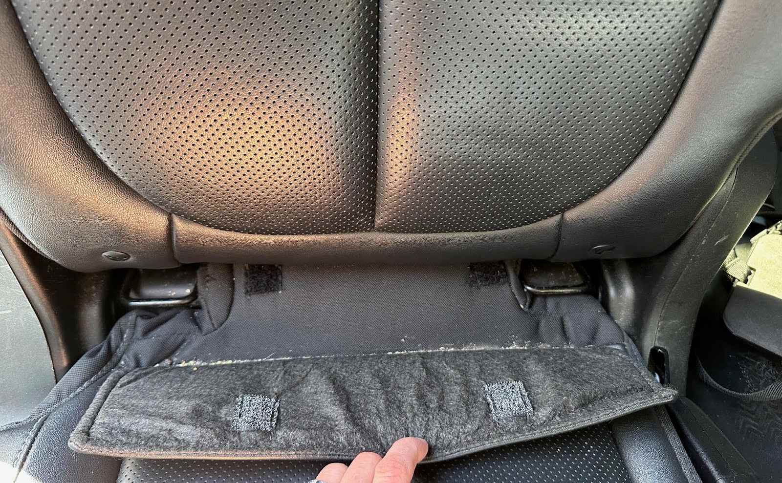 Two lower anchors in the second row of a 2021 Jeep Grand Cherokee L.