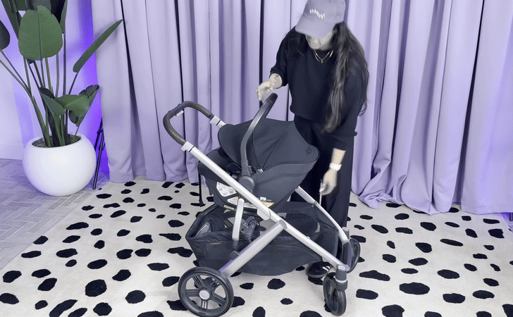 Car seat adapters on UPPAbaby Vista V3.