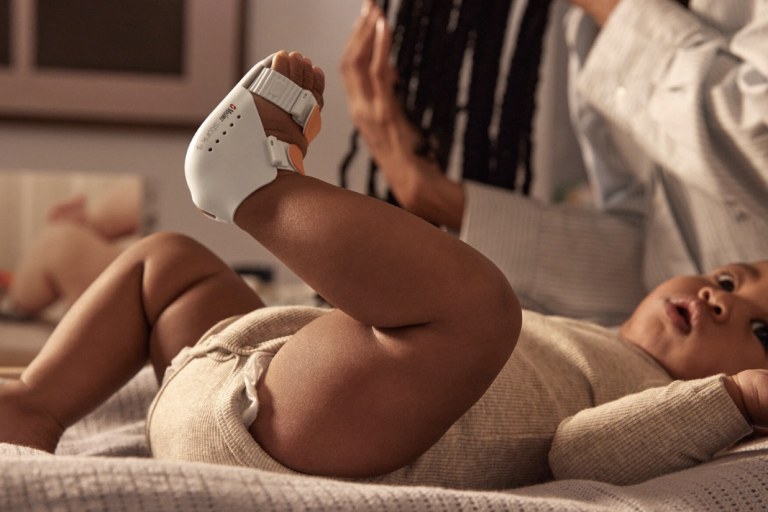 6 Questions to Ask Before Choosing a Smart Baby Monitor or Regular Monitor.