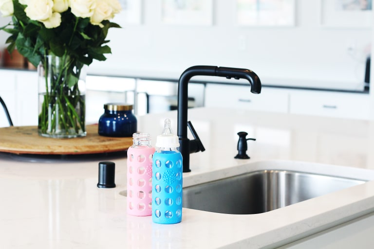 Are Glass Baby Bottles Safe? Here Are the Pros and Cons.