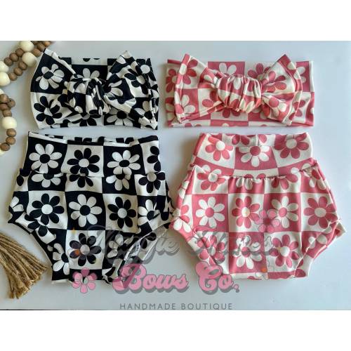 Checkered daisy flowers bummies & bow set, bummies, bummies and bows, baby bummies, floral bummies, bummies, baby shorts, diaper cover, baby