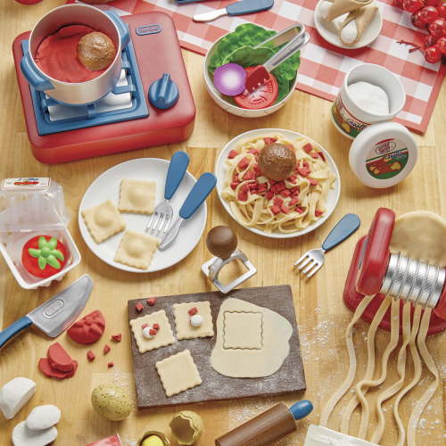 Little Tikes Creative Chefs Italian Restaurant Kit with Make-It Mix Play Sand, Ages 3+