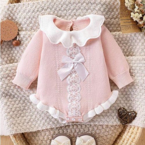 SHEIN Baby Girls Lace Trim Knitted Sweater Bodysuit, Long Sleeve Bodysuit, Cute Bow Decor, Versatile For Everyday Wear, Suitable For Autumn/Winter Baby Girl Knitted Romper Baby Girl Clothes With Ruffles Pink Baby Girl Clothes Knitted Baby Girl Clothes Bab