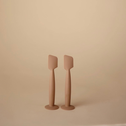 mushie Diaper Cream Applicator Soft Silicone with Suction Base (Dried Thyme)