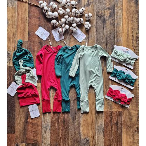 Deluxe Bamboo Baby Romper: Soft Newborn Outfit, Fold-Over Mittens