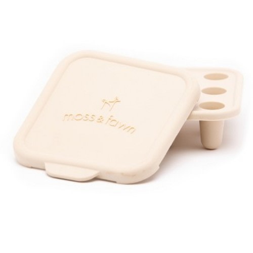 Moss and Fawn Ice Cube Tray, Color: Ecru