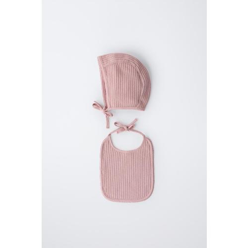 BONNET AND BIB SET STRUCTURE - Chalk pink | ZARA United States
