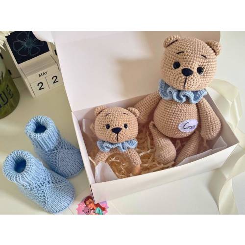 Personalized Teddy bear baby gift basket : Crochet toy,rattle,baby booties Сustom newborn set Gift for baby shower for boy or girl