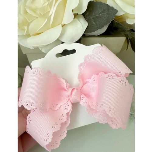 Eyelet Scalloped Bow