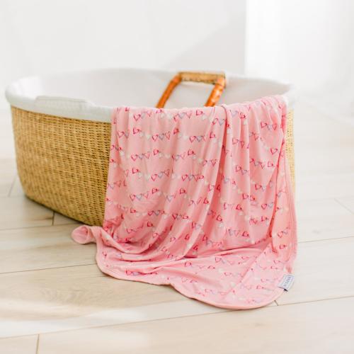 Print Swaddling Blanket in Baby Rose Heart Bunting