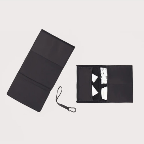Joey Changing Kit in Onyx