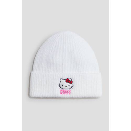 APPLIQUÉD BEANIE