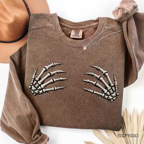 Comfort Colors skeleton hands sweatshirt | espresso | XL