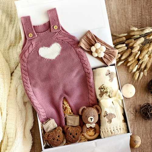 Baby Girl Gift, Baby Shower Gift, Baby Gift Box, Personalized Card, Baby Gift Basket, Welcome Baby, Newborn, Baby Blanket, Baby Clothes