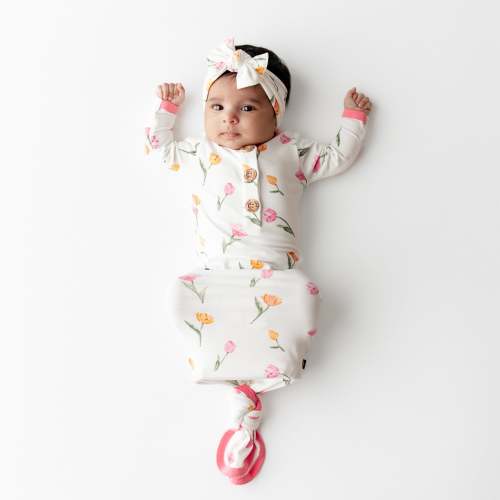 Knotted Gown with Bow Set in Cloud | Kyte Baby