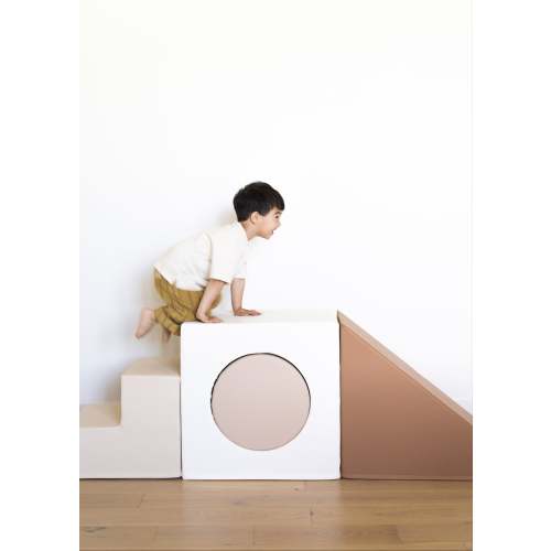 Climber in Sand – north&nova