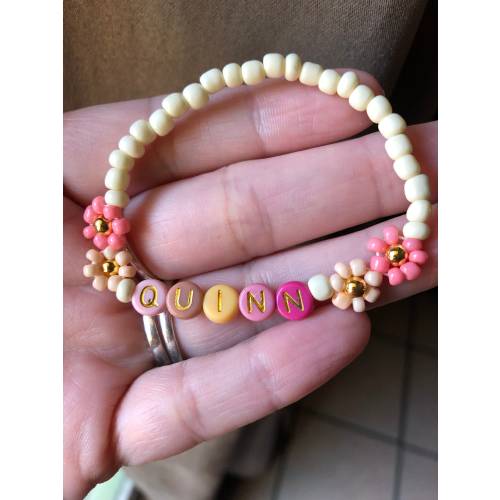 Girls daisy bracelet | Kids dainty daisy bracelet | Kids name bracelet | Handmade daisy girls name bracelet