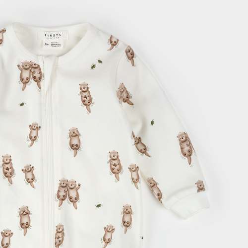 Otter Print on Off-White Sleeper, Size NB
