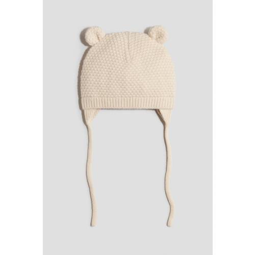 KNIT BEANIE WITH CHIN STRAP 0-1 month