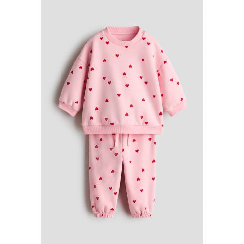 2-PIECE PRINTED SWEATSHIRT AND JOGGERS SET