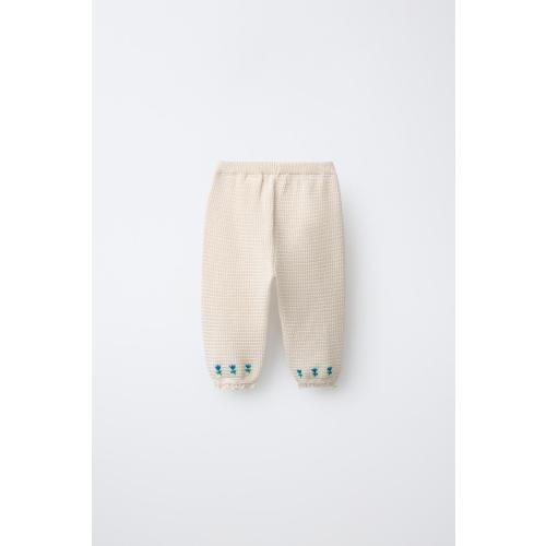 EMBROIDERED FLORAL TEXTURED PANTS WITH LACE TRIM - Ecru | ZARA United States