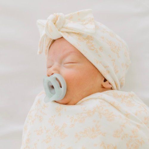 RUCHED BEANIE WITH BOW