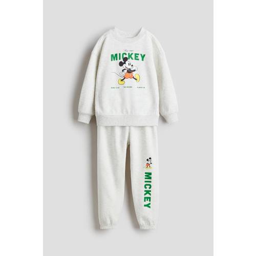 2-PIECE SWEATSHIRT AND JOGGERS SET