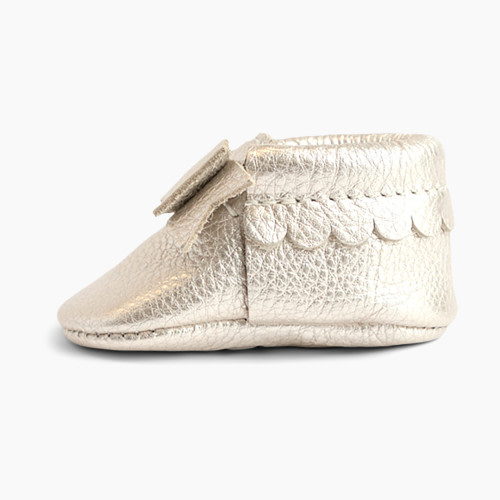Freshly Picked Newborn Bow Moccasin - Platinum, 0-3 Months
