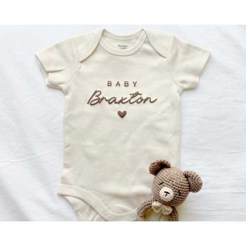 Body personalizado con nombre de bebé, Body de la marca ONESIES® con nombre personalizado, Anuncio de embarazo, Regalos para recién nacidos, Body