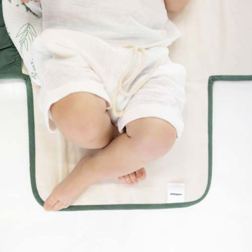 Foldable portable changing pad