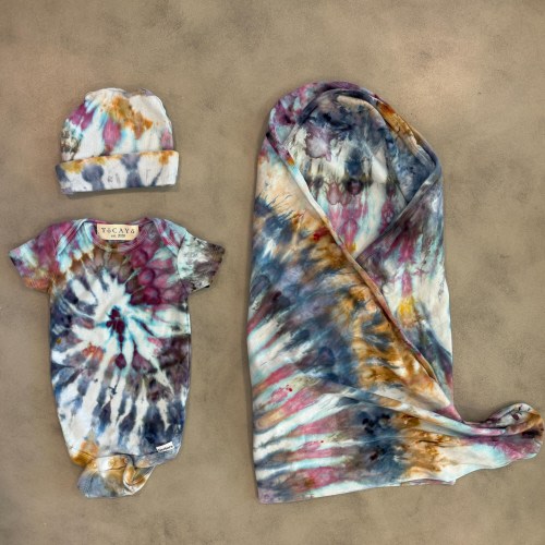 AQUARIAN Ice Tie Dye Baby Set 6m | Pastel Bodysuit + Hat + Swaddle Blanket