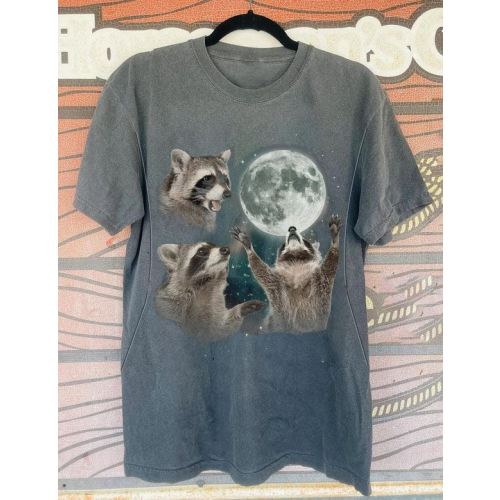 Racoons howling at the Moon Nursing T-shirt – Giftifymama