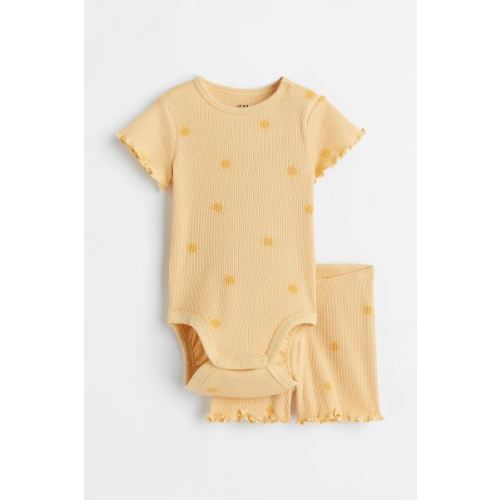 2-piece Bodysuit and Shorts Set