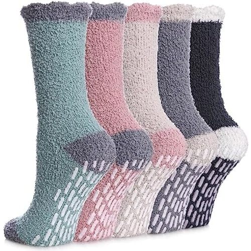 Non Slip Hospital Socks with Grips for Women Winter Warm Cozy Fuzzy Slipper Soft Fluffy Sleep Socks