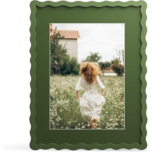 11x14 Picture Frame with Mat for 8x10, Wavy Edge Wooden Real Glass Photo Frame for Wall Hanging, Green, 1 Pack