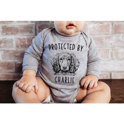 Protected by Dog Baby Bodysuit, Protected by a Dachshund Baby Clothes, Shirt Doxie Weenie Wiener Dog Baby Shower Gift, Baby Announcement