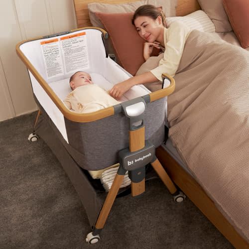 babyboat Baby Bedside Bassinet 3 in 1 Portable Bassinet for Baby-Wood Grain | 5 Height Adjustable Baby Bedside Sleeper Crib for Newborns Infant with Movable Wheels, Soft Mattress, Storage Basket