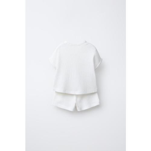 PLAIN WAFFLE T-SHIRT AND BERMUDA SET - Oyster-white | ZARA United States