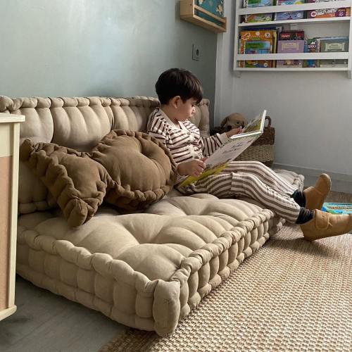 Floor Cushions, Japanese Floor Seating, Pallet Cushion, Tufted Cushions, Futon Sofa Bed, Reading Nook, Boho Cushions, French Cushions