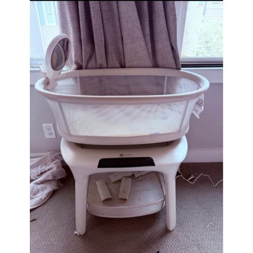 4moms MamaRoo Sleep Bassinet Calms & Soothes W/ Storage Basket & Light Up Mirror