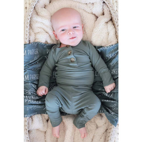 2pc Bamboo Button Top clover