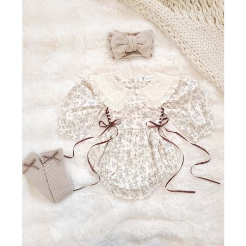 MAE  BUNDLE (everything as shown on the photo)