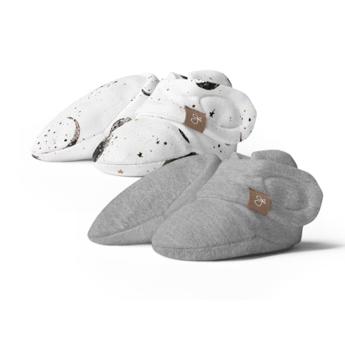 Stay-On Baby Booties 2-Pack | MANY MOONS + PEBBLE 0-6M – goumikids