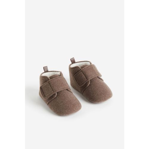 Slippers, Brown
