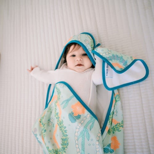 Lei Stand Hooded Towel Set