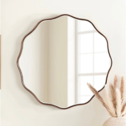 Kate and Laurel Viona Round Scalloped Mirror