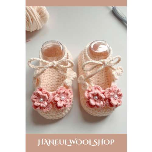Handmade Crochet Baby Booties with Pink Floral Applique, Mary Jane Newborn Crib Shoes, Soft Yarn Infant Gift Photo Prop